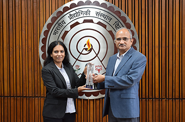 IIT Delhi Wins Clarivate India Research Excellence- Citation Awards 2021