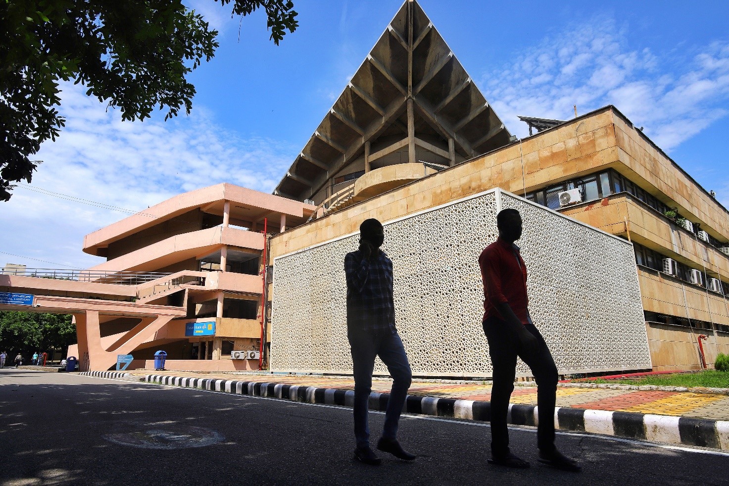 IIT Delhi Abu Dhabi campus to start off master's courses from January 2024  - India Today